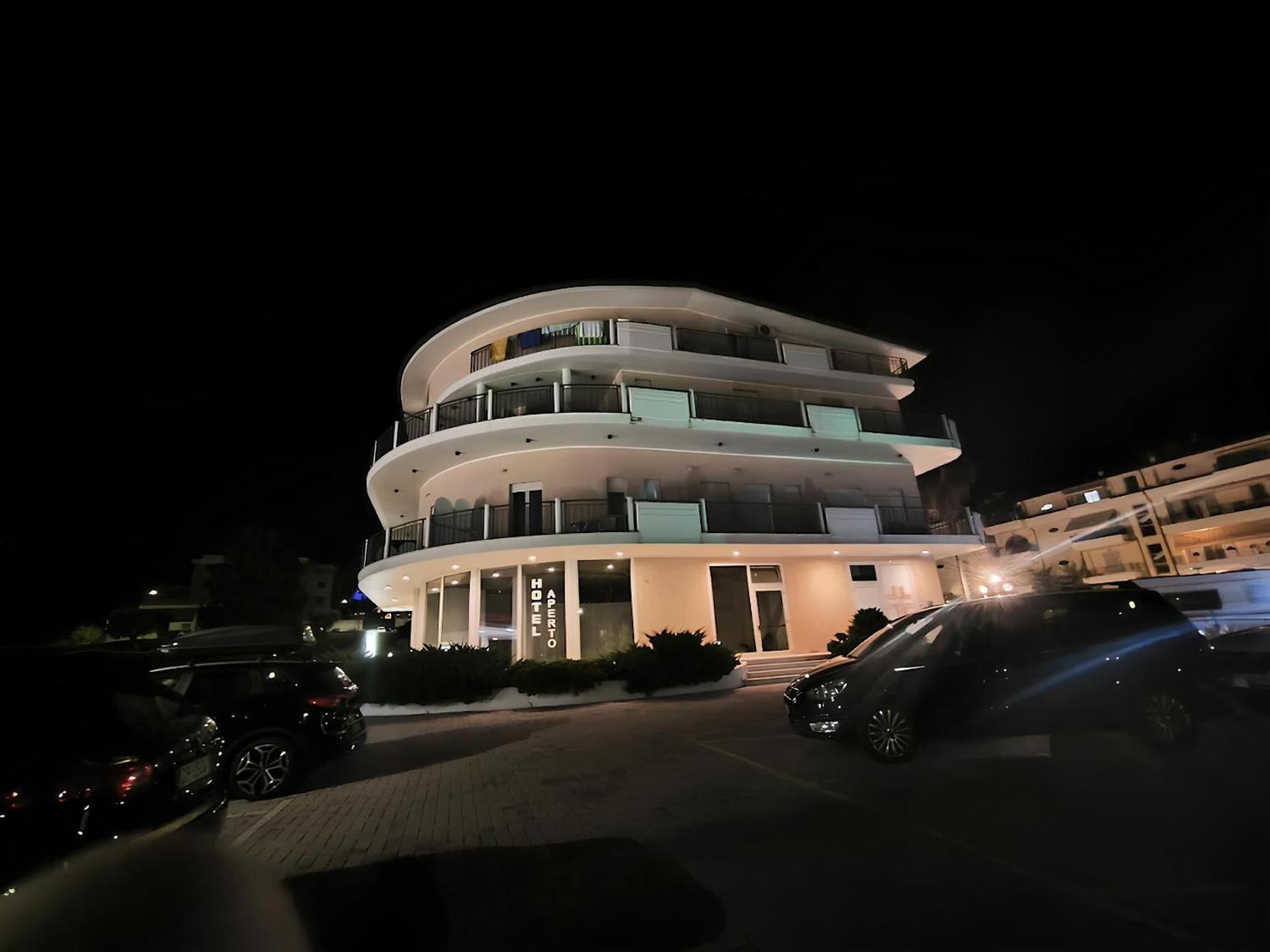 Eu Ropa Hotel Nereto Экстерьер фото