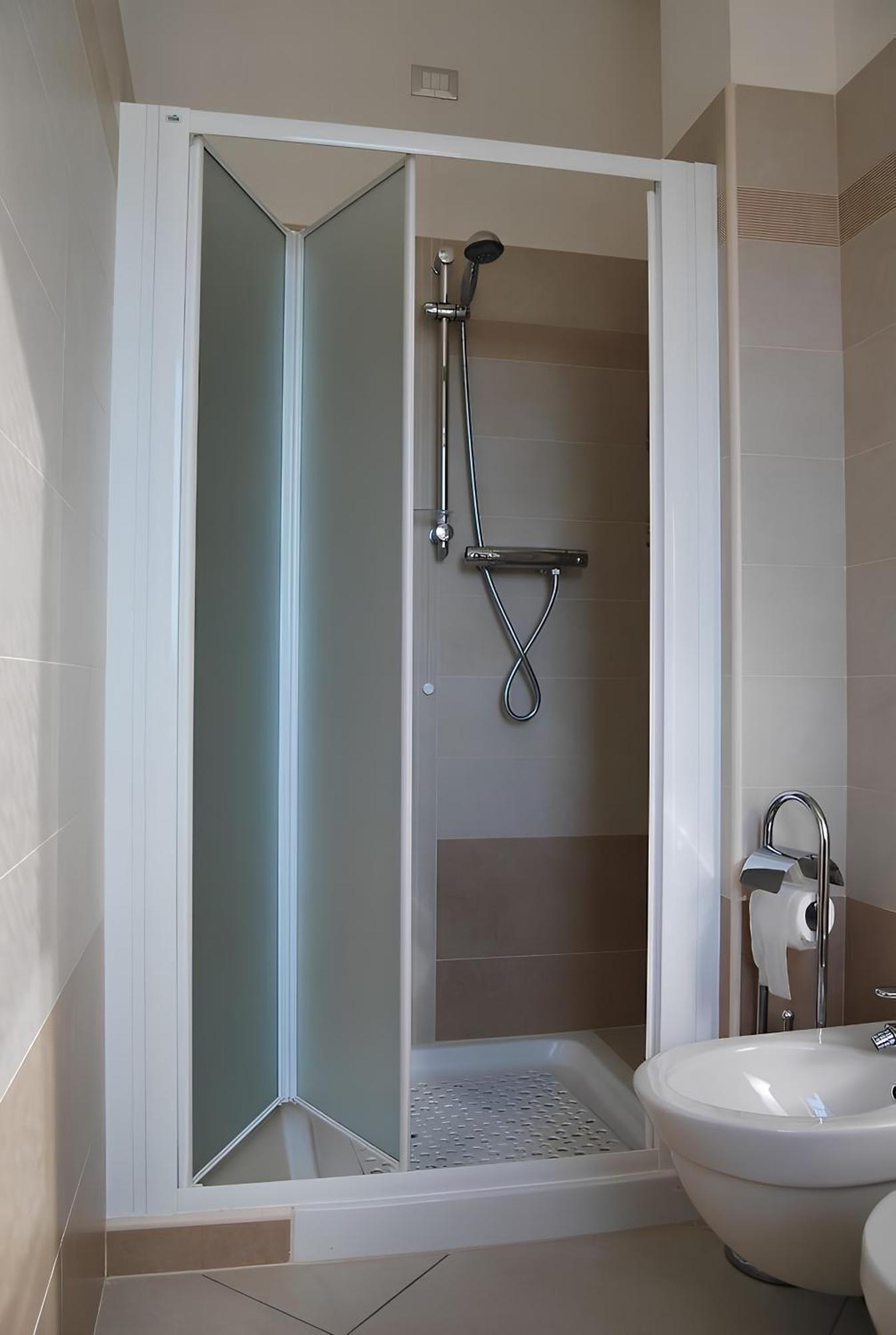 Eu Ropa Hotel Nereto Экстерьер фото