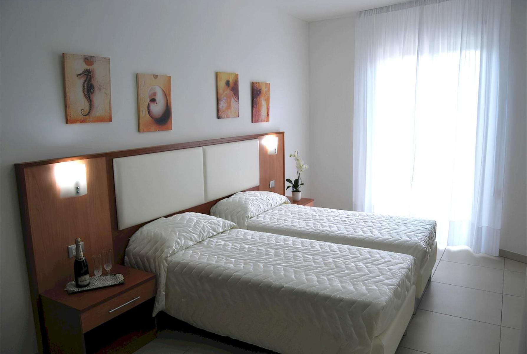 Eu Ropa Hotel Nereto Экстерьер фото