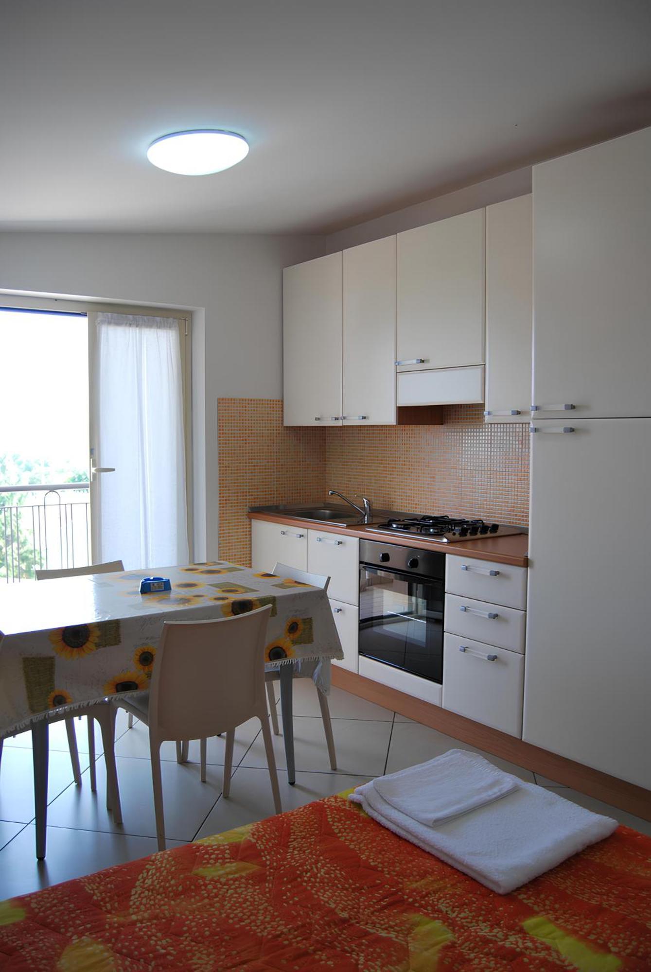 Eu Ropa Hotel Nereto Экстерьер фото
